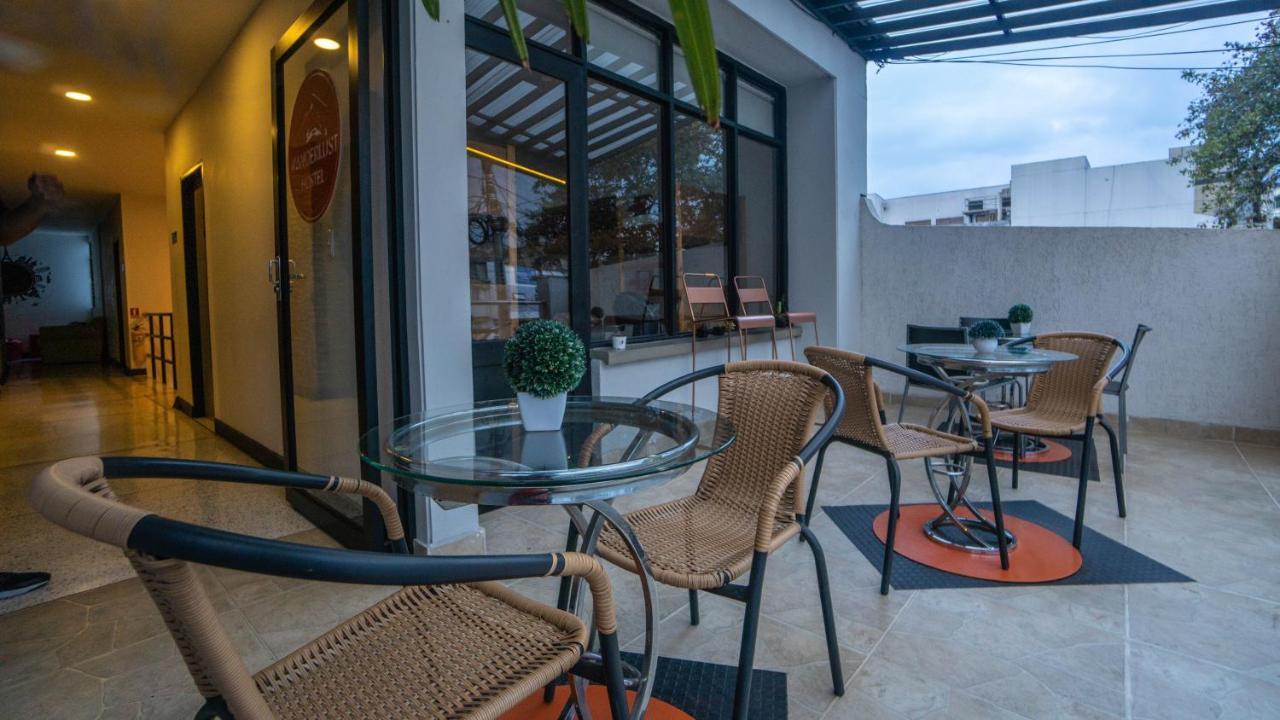Wanderlust Hostel Armenia  Exterior foto
